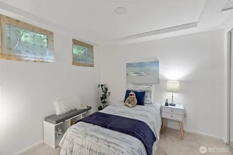 327 108 Avenue SE Bellevue WA 98004