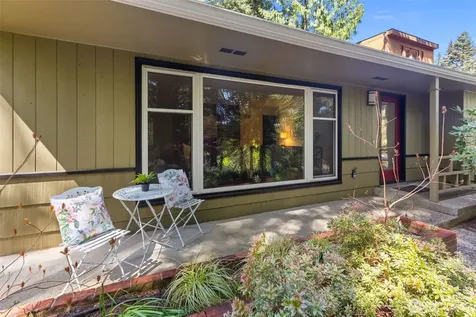 327 108 Avenue SE Bellevue WA 98004