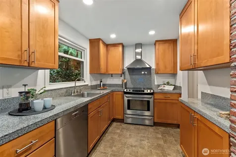 327 108 Avenue SE Bellevue WA 98004