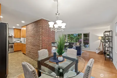 327 108 Avenue SE Bellevue WA 98004