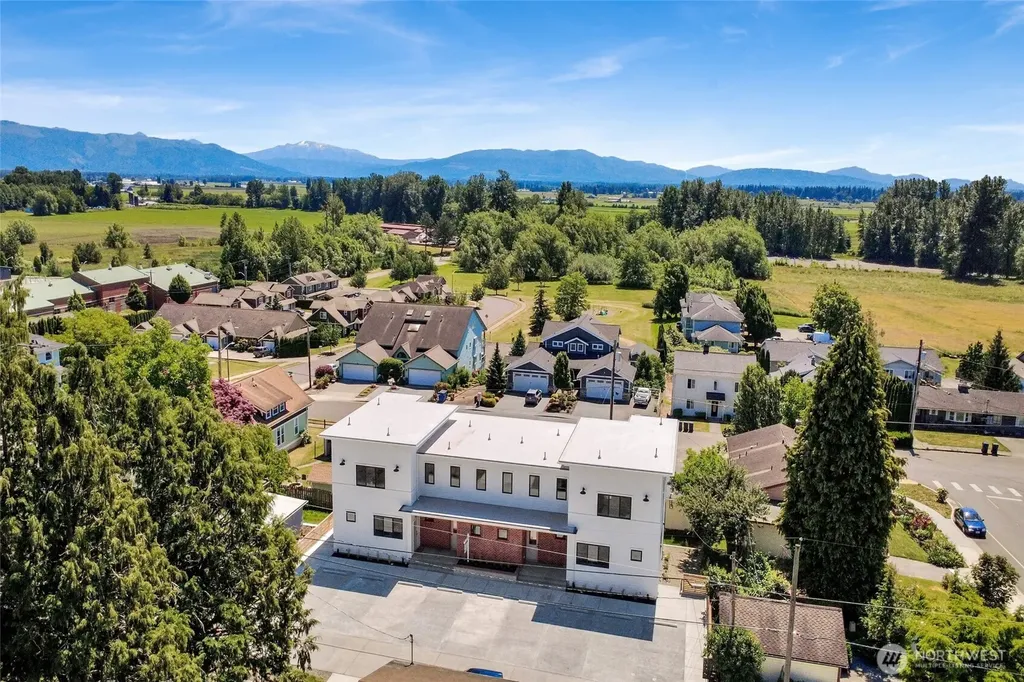 105 S 8th Street Lynden WA 98264