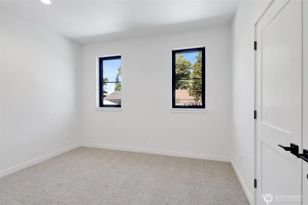 105 S 8th Street Lynden WA 98264