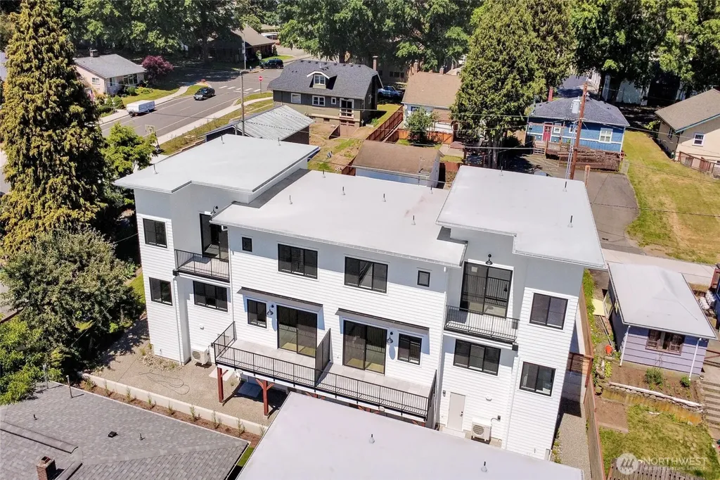 105 S 8th Street Lynden WA 98264