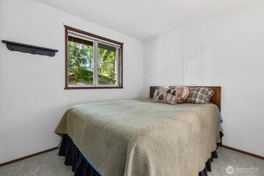 625 E Pointes Drive W Shelton WA 98584