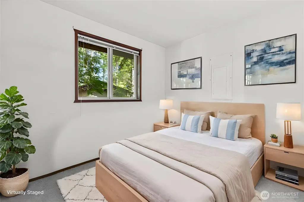 625 E Pointes Drive W Shelton WA 98584