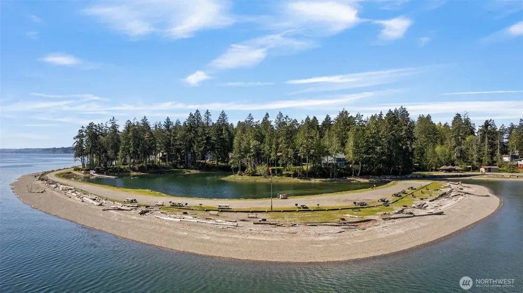 625 E Pointes Drive W Shelton WA 98584