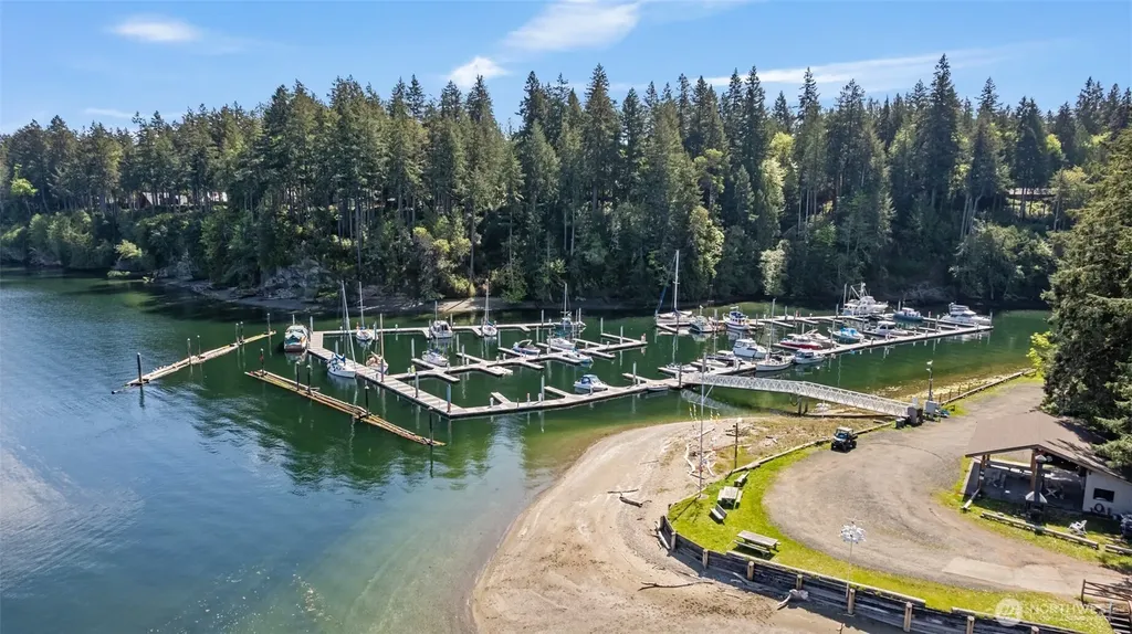 625 E Pointes Drive W Shelton WA 98584