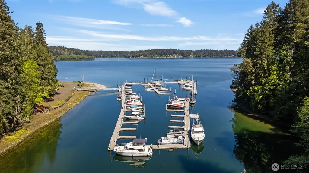 625 E Pointes Drive W Shelton WA 98584