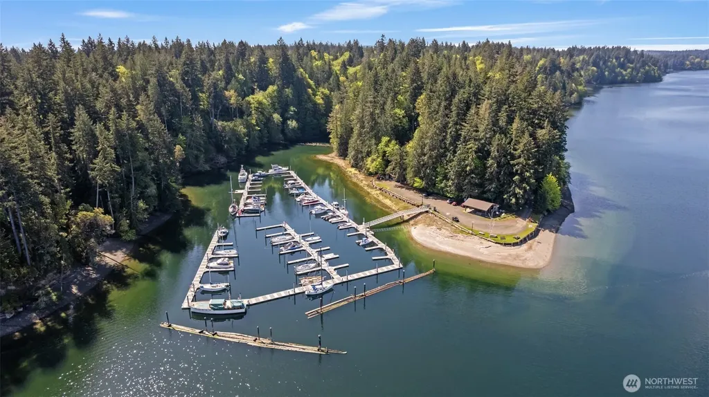 625 E Pointes Drive W Shelton WA 98584