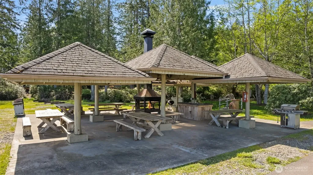 625 E Pointes Drive W Shelton WA 98584
