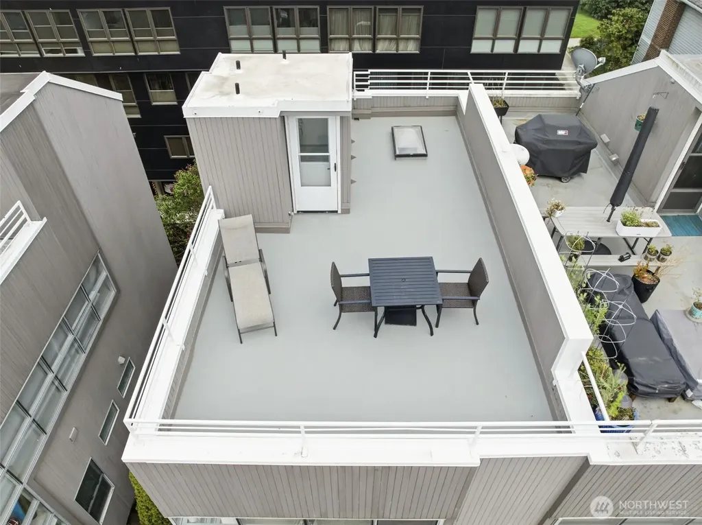 2364 Fairview Avenue E Seattle WA 98102