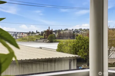 2364 Fairview Avenue E Seattle WA 98102