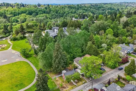 6745 18th Avenue SW Seattle WA 98106