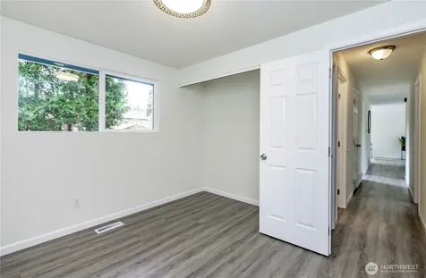 9439 11th Avenue SW Seattle WA 98106