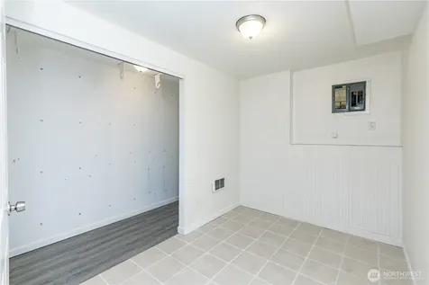 9439 11th Avenue SW Seattle WA 98106