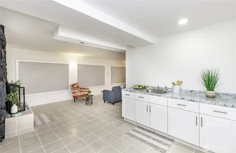 9439 11th Avenue SW Seattle WA 98106