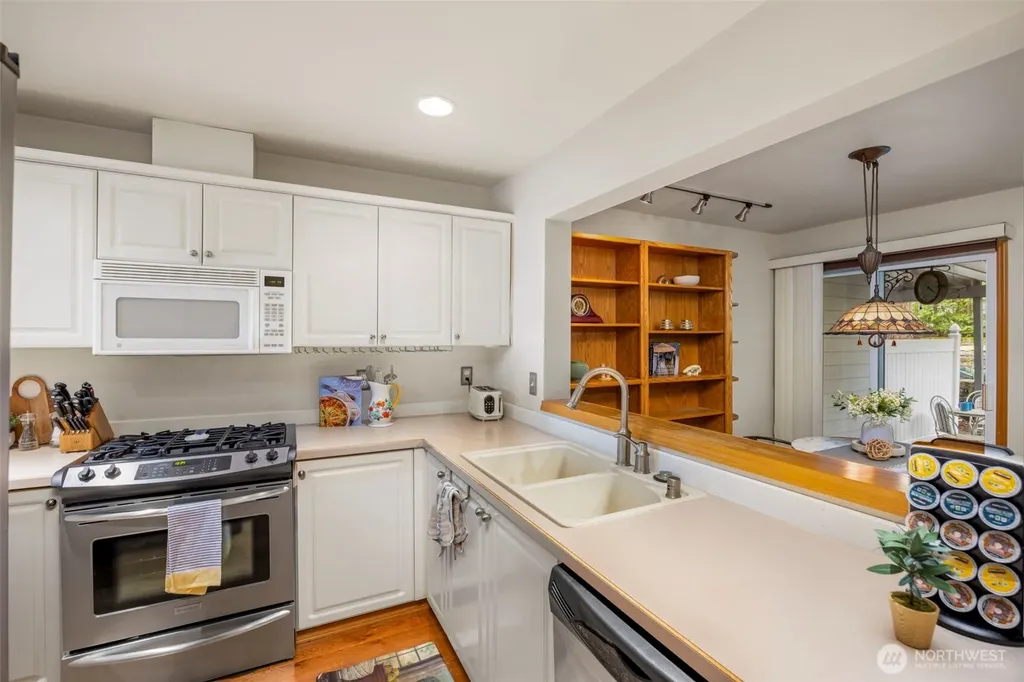 1143 Windy Beach Lane Silverdale WA 98383