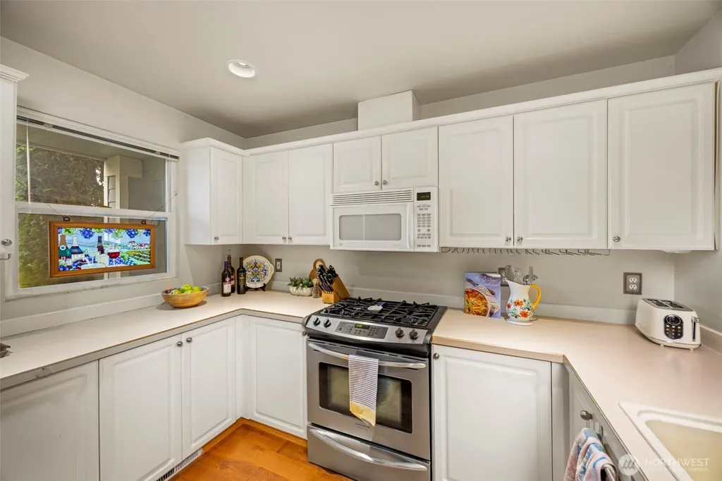 1143 Windy Beach Lane Silverdale WA 98383
