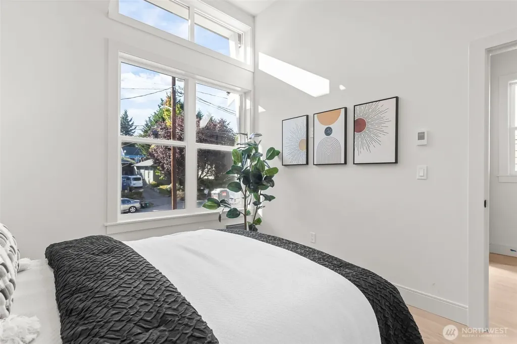 7350 22nd Avenue NW Seattle WA 98117