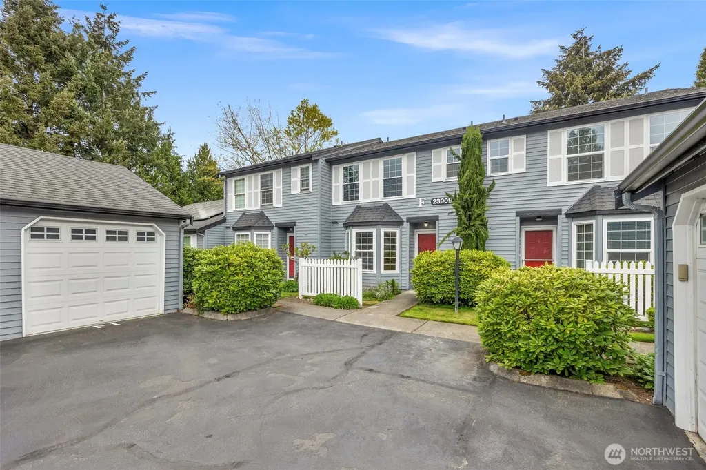 23909 56th Court S Kent WA 98032