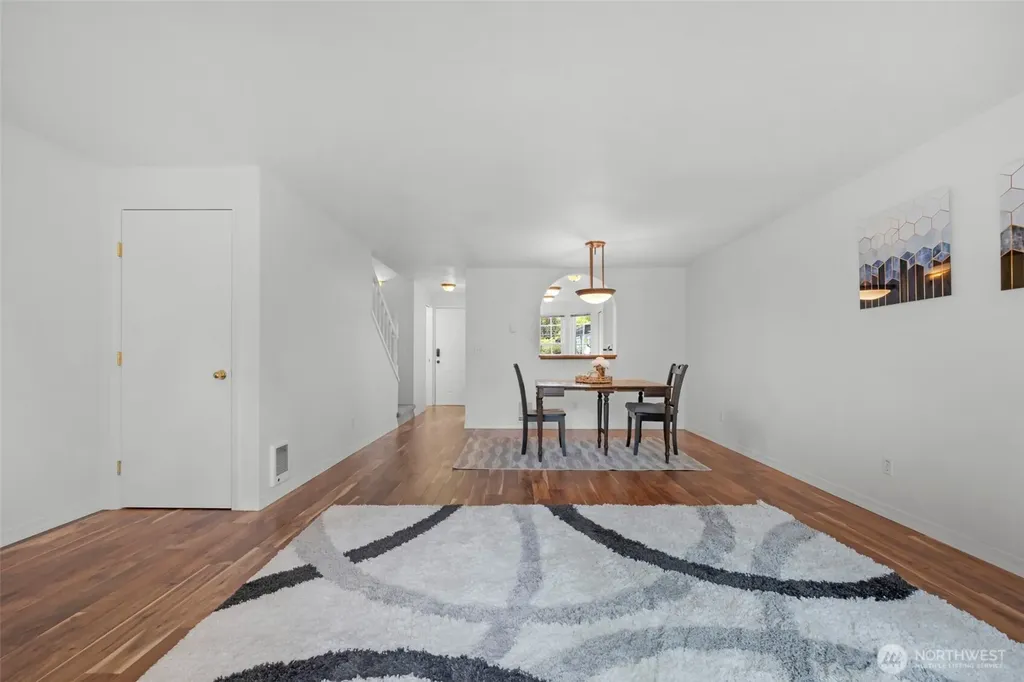 23909 56th Court S Kent WA 98032