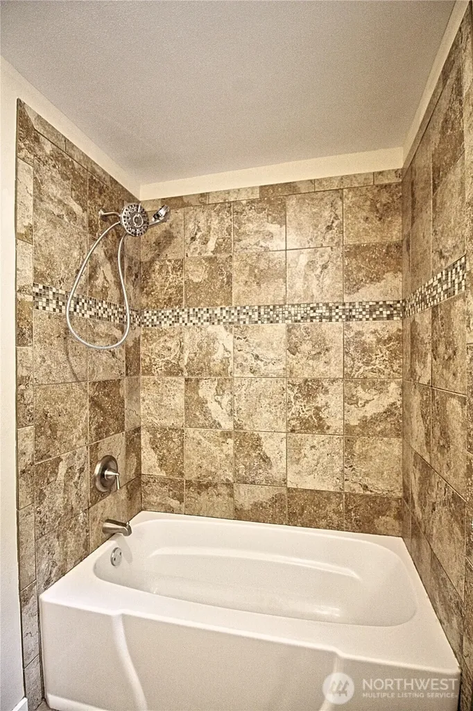 5722 119th Avenue E Puyallup WA 98372
