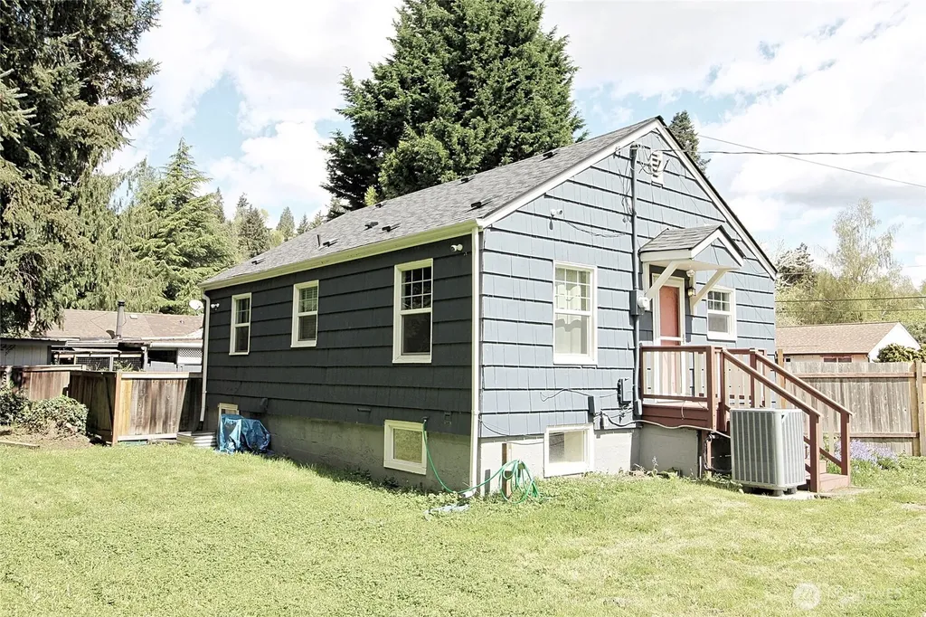 5722 119th Avenue E Puyallup WA 98372