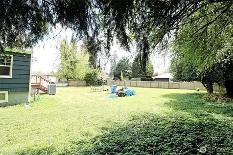 5722 119th Avenue E Puyallup WA 98372