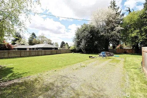 5722 119th Avenue E Puyallup WA 98372