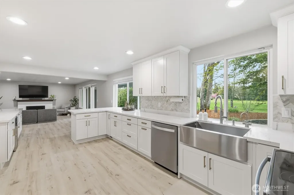 8410 Zircon Drive SW Lakewood WA 98498