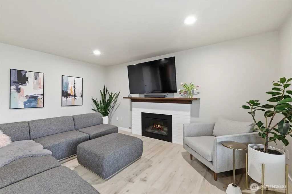 8410 Zircon Drive SW Lakewood WA 98498