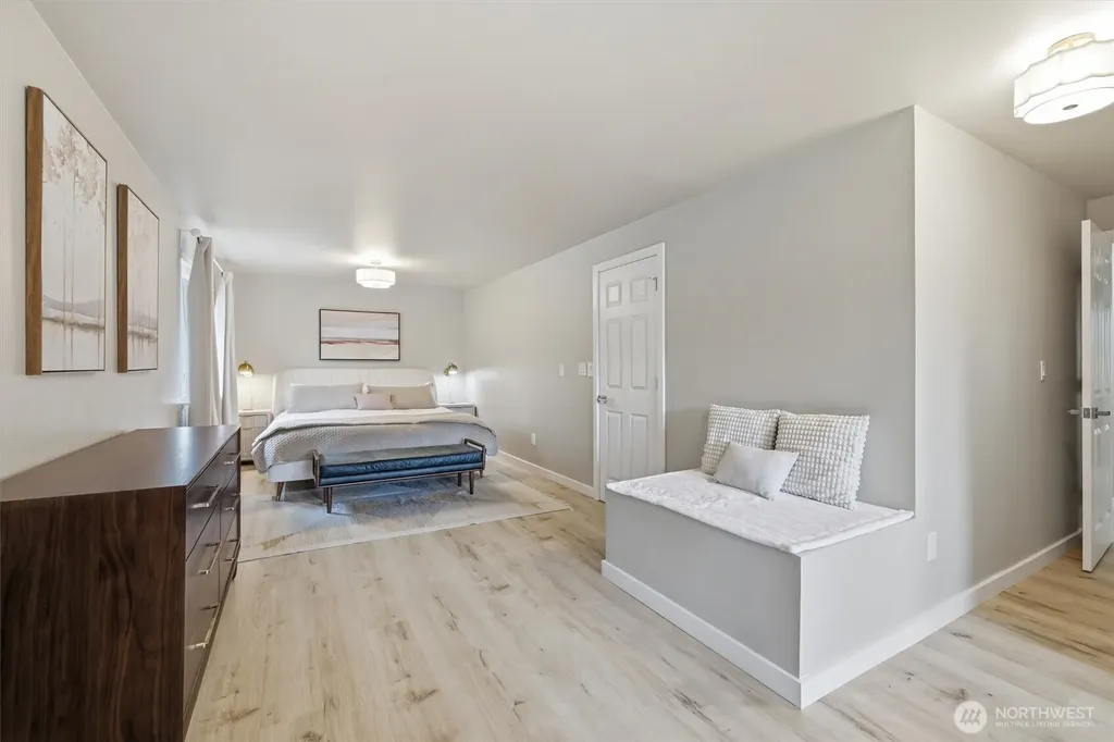 8410 Zircon Drive SW Lakewood WA 98498