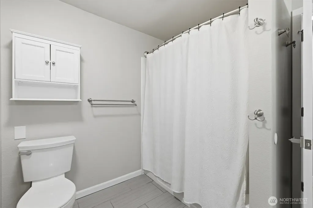 8410 Zircon Drive SW Lakewood WA 98498