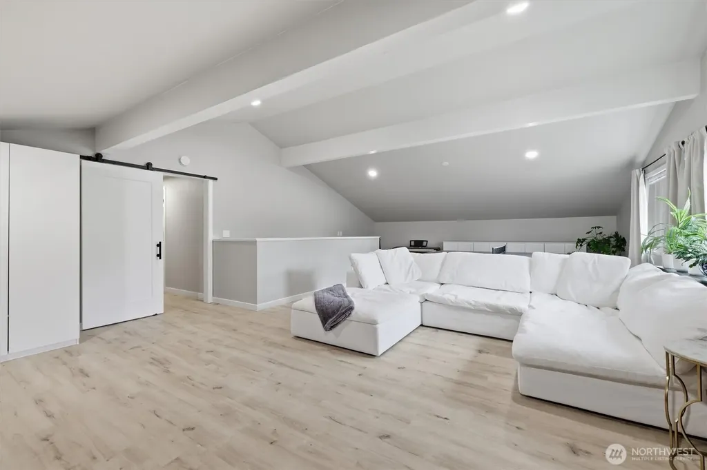 8410 Zircon Drive SW Lakewood WA 98498
