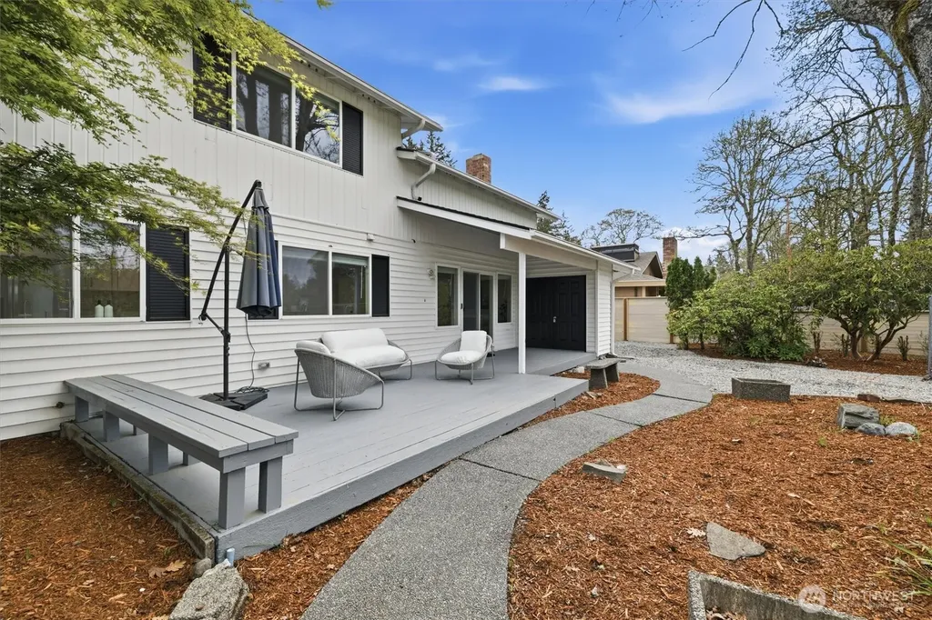 8410 Zircon Drive SW Lakewood WA 98498