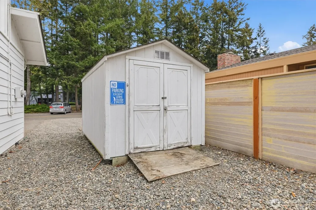 8410 Zircon Drive SW Lakewood WA 98498