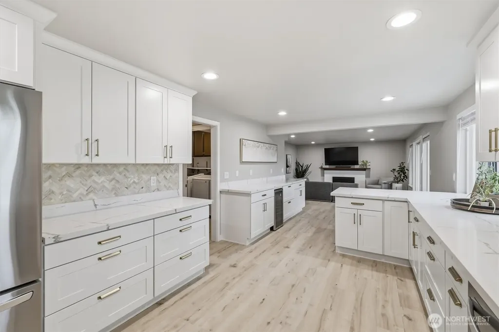 8410 Zircon Drive SW Lakewood WA 98498