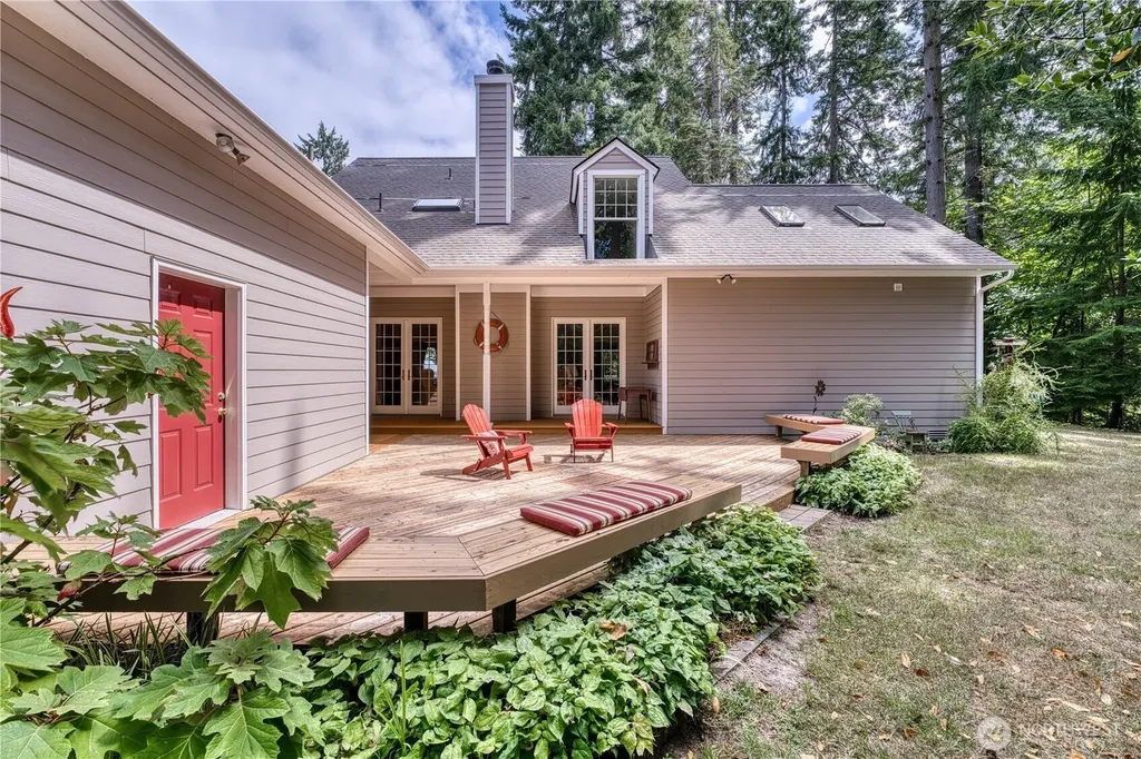 10295 NE West Kingston Road Kingston WA 98346