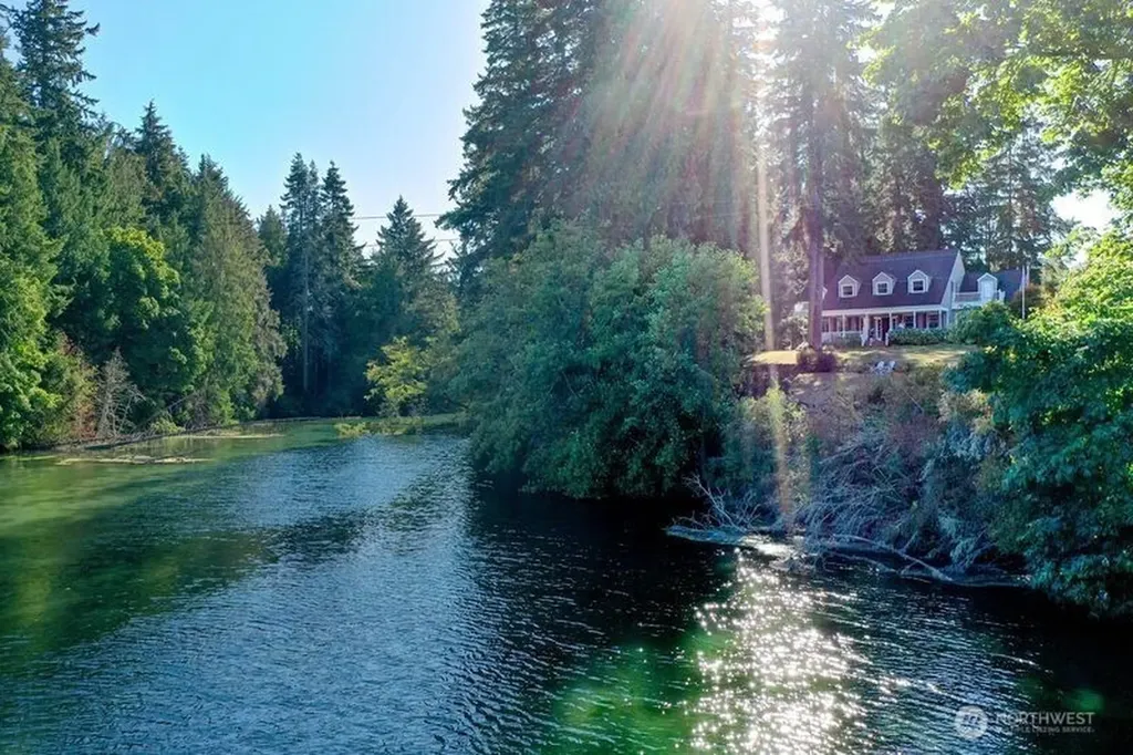 10295 NE West Kingston Road Kingston WA 98346