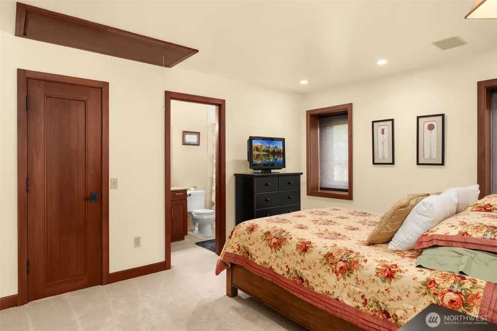 2155 N 128th Street Seattle WA 98133