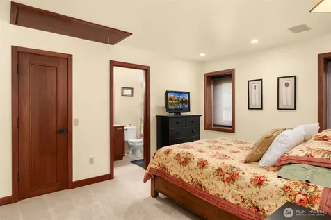 2155 N 128th Street Seattle WA 98133