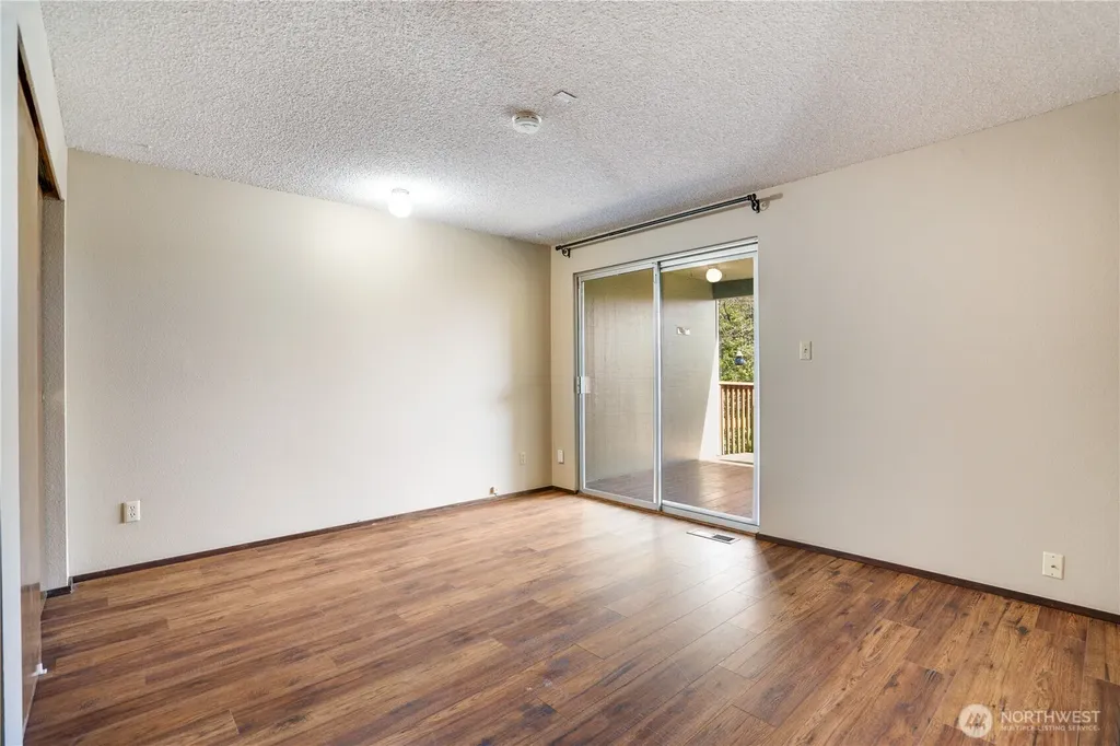 3023 Bridgeport Way W University Place WA 98466