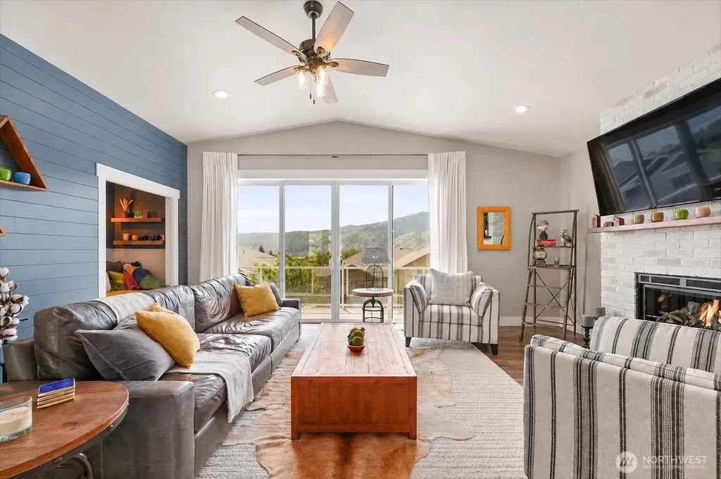 317 Village Drive Manson WA 98831