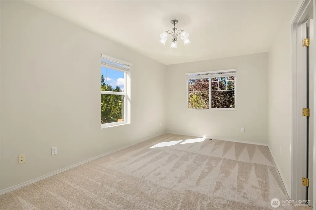 7825 Cortland Ave SE Snoqualmie WA 98065