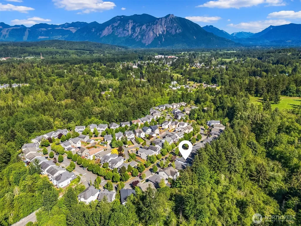 7825 Cortland Ave SE Snoqualmie WA 98065