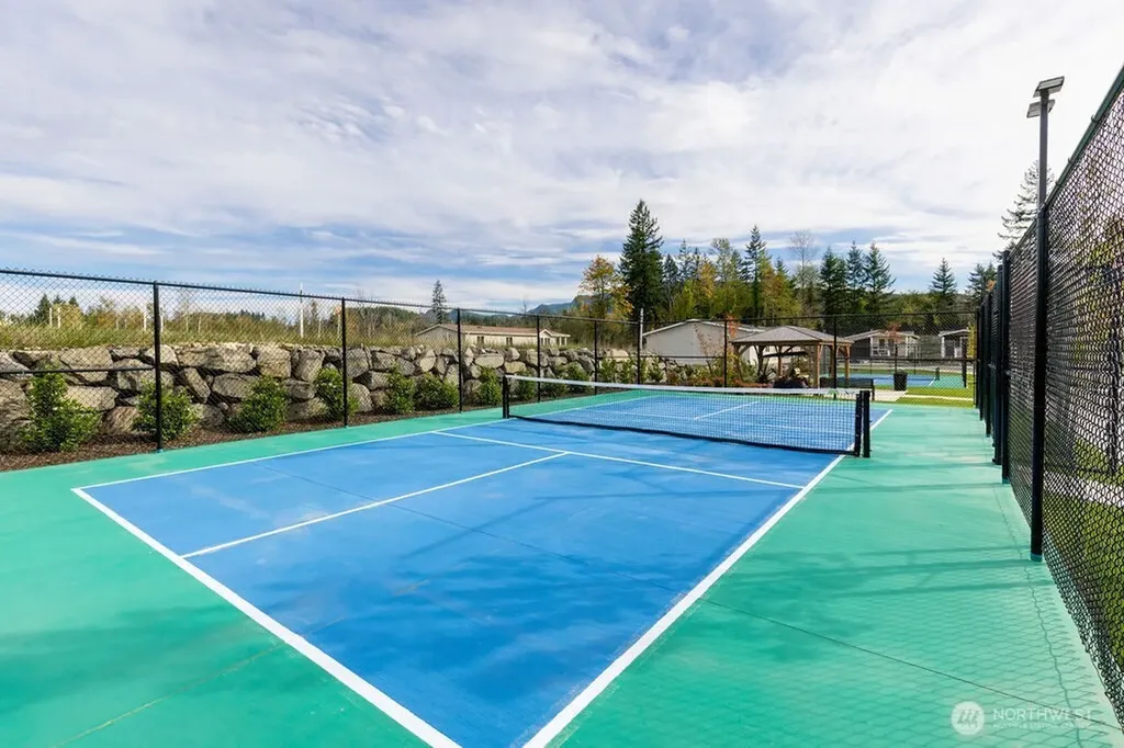 2126 Glacier Street Enumclaw WA 98022