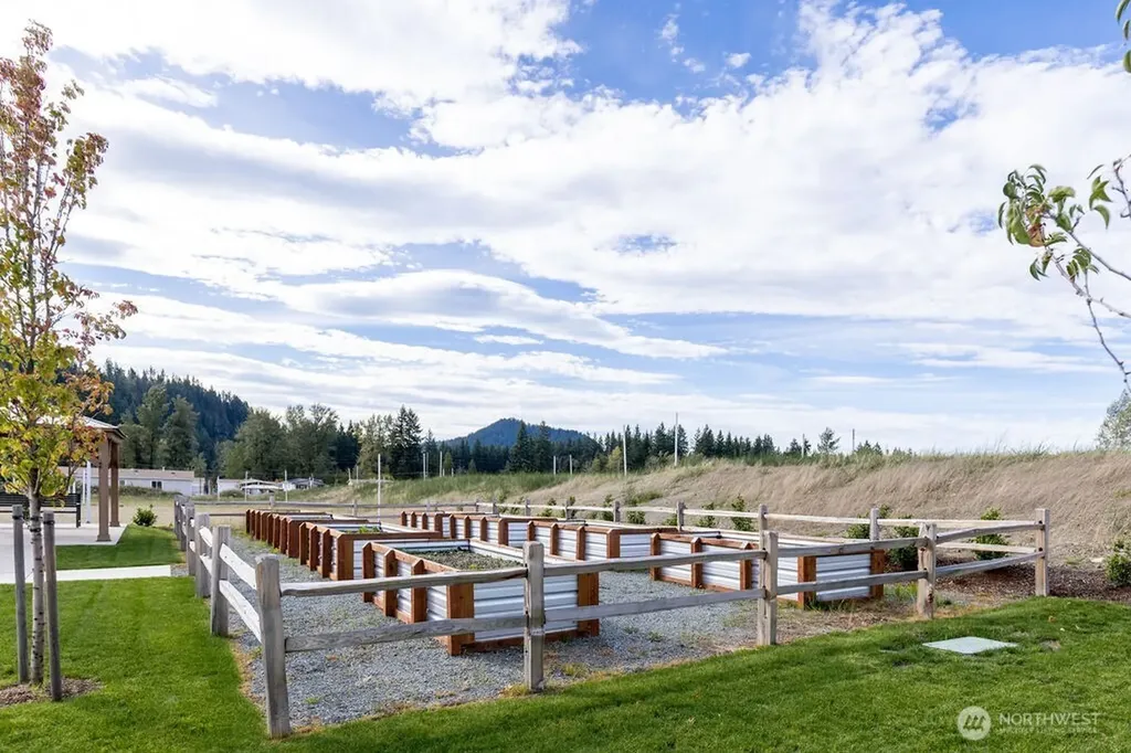 2126 Glacier Street Enumclaw WA 98022