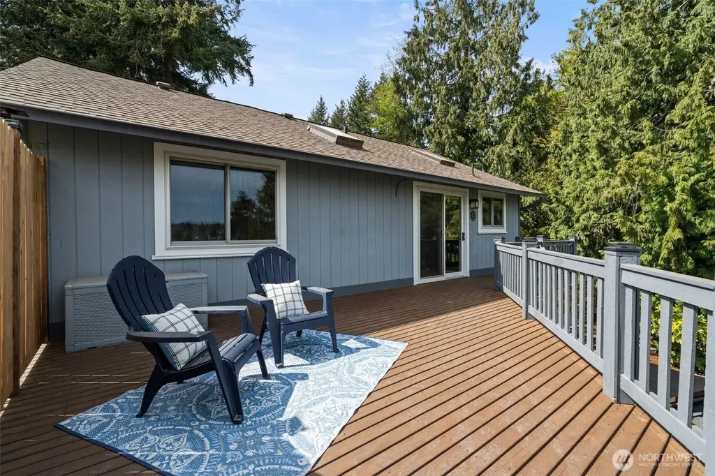 2490 Rocky Point Road NW Bremerton WA 98312