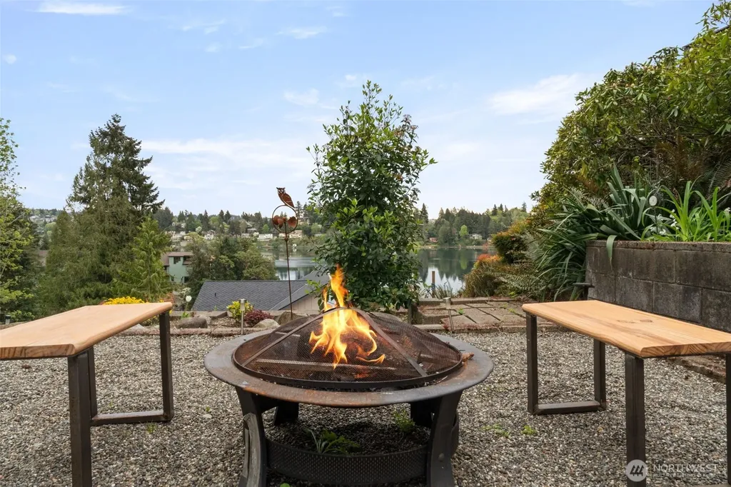 2490 Rocky Point Road NW Bremerton WA 98312
