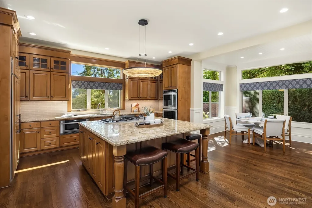 805 92nd Avenue NE Bellevue WA 98004